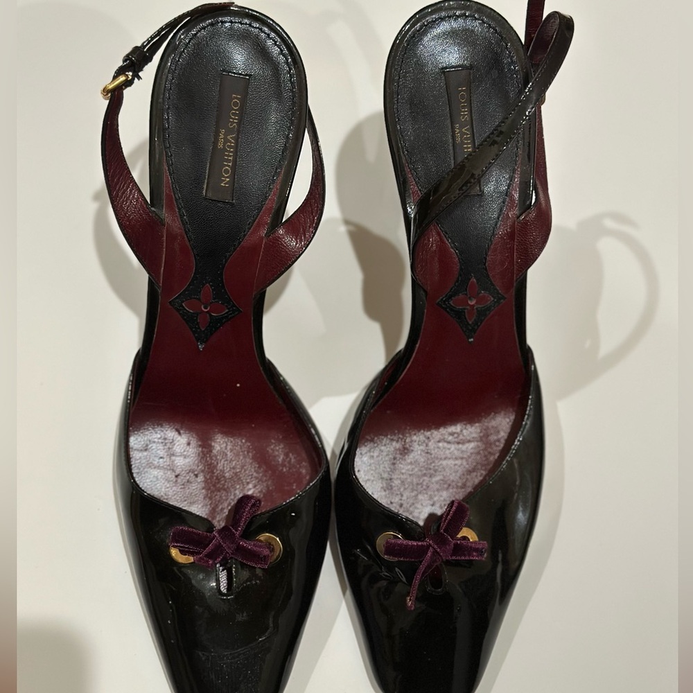 Vintage Louis Vuitton Patent Leather Sling back shoes with velvet bow